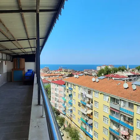 Deniz Manzarali Teras Cati Kati Apartment *